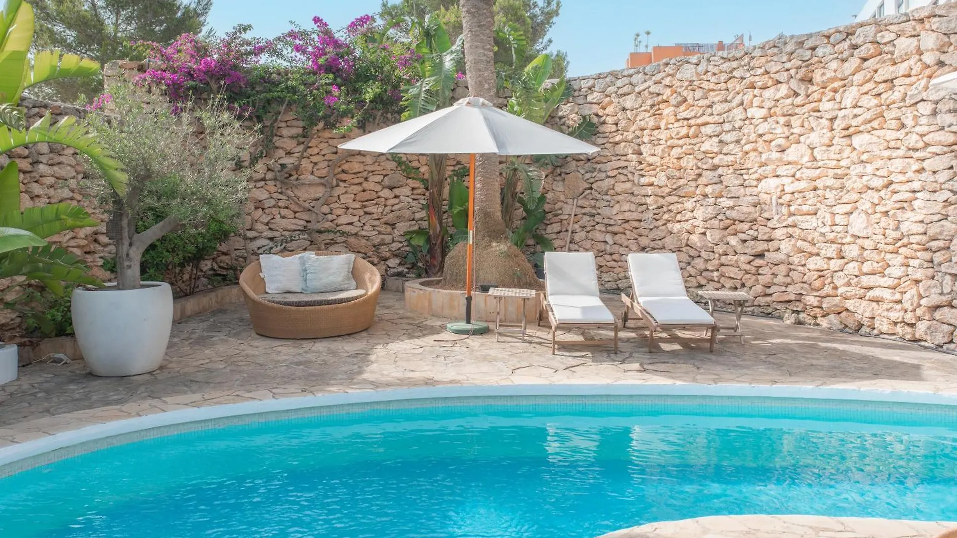 Chic Ibiza Villa Nearby Olivera Beach サンタ・エウラリア・デス・リウ 0*,  スペイン