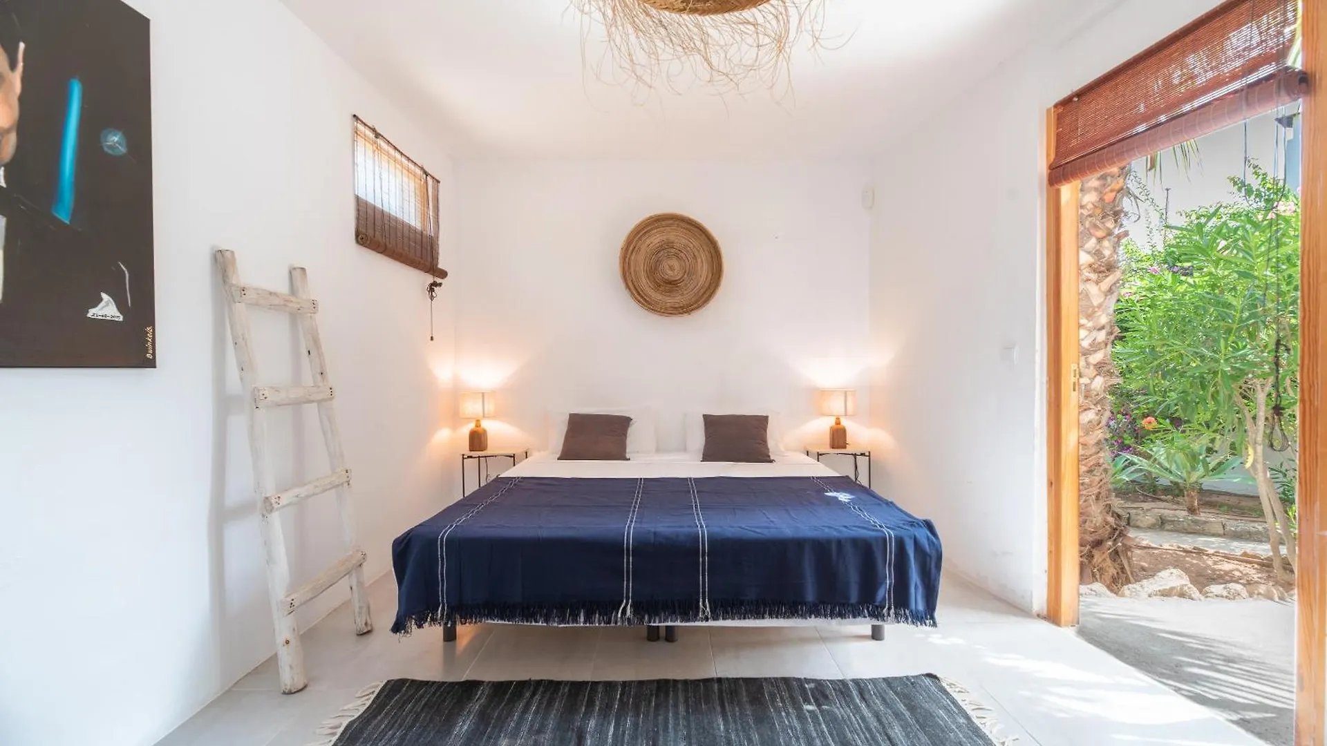 Chic Ibiza Villa Nearby Olivera Beach サンタ・エウラリア・デス・リウ