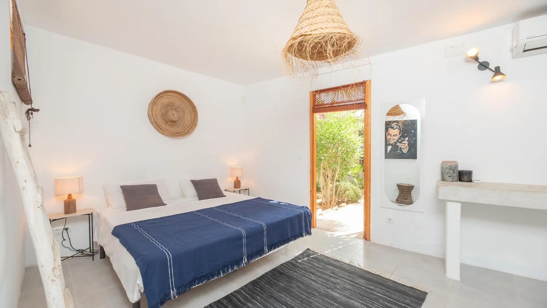 Chic Ibiza Villa Nearby Olivera Beach サンタ・エウラリア・デス・リウ