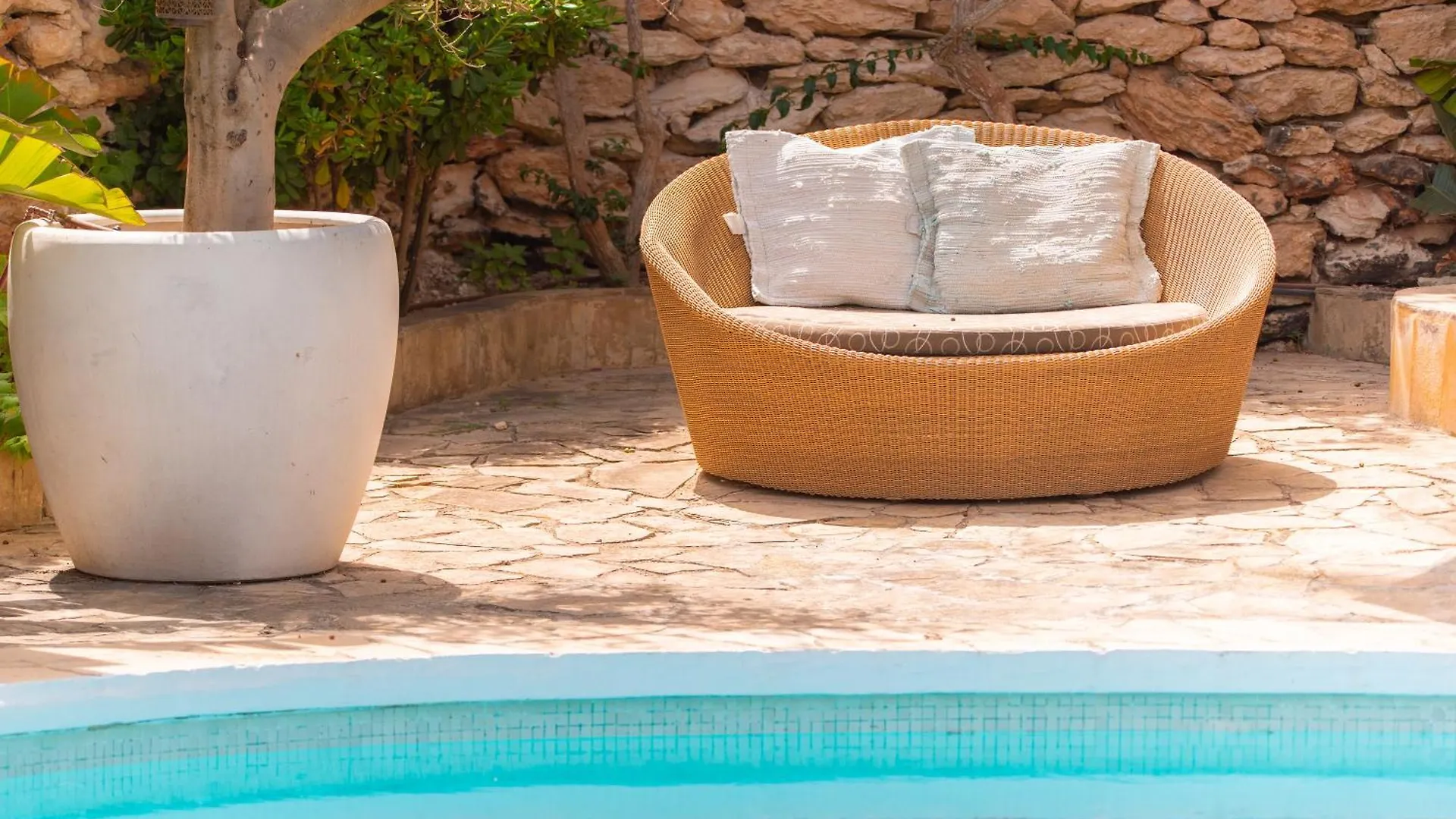 Chic Ibiza Villa Nearby Olivera Beach サンタ・エウラリア・デス・リウ 0*,  スペイン