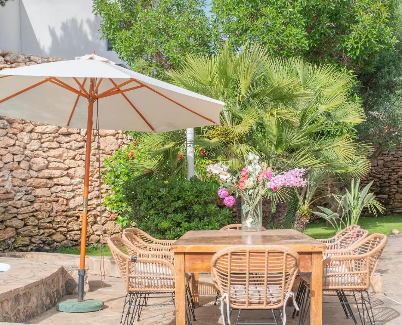 Chic Ibiza Villa Nearby Olivera Beach サンタ・エウラリア・デス・リウ スペイン