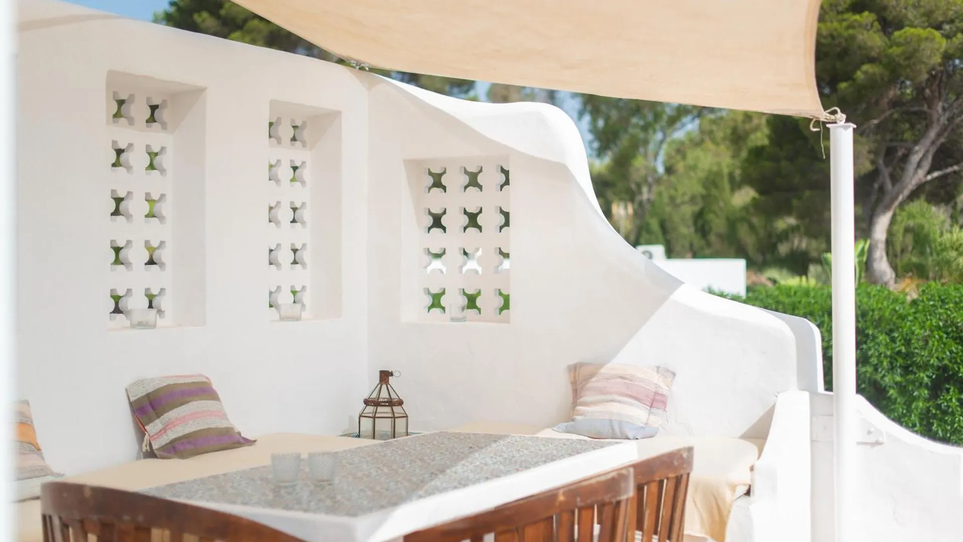 Chic Ibiza Villa Nearby Olivera Beach サンタ・エウラリア・デス・リウ スペイン